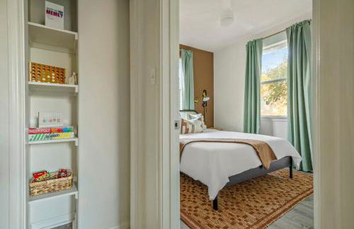 The Backyard Bliss - 4BR Heated Pool & Ping Pong - Foto 24