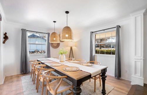 Spacious Lakefront View With Hot Tub and Pool NH - Foto 18