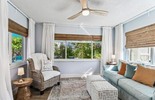 Luxury Home with Hot Tub & Outdoor Oasis blocks from the Beach - Foto 38