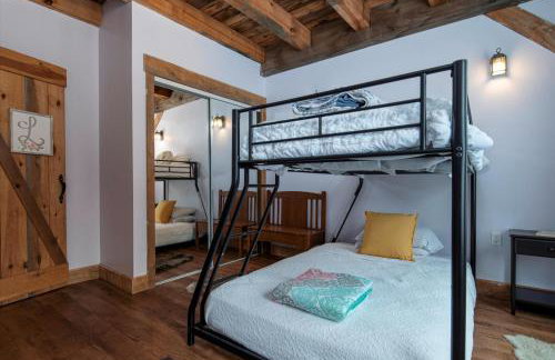 Vermont Retreat 3BR with Mountain Views and Trails - Foto 18