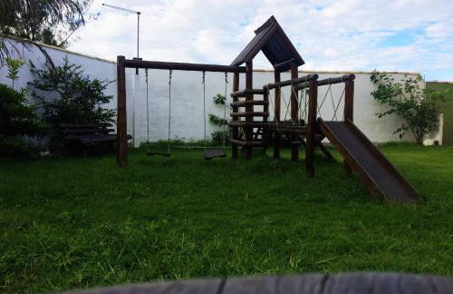 Casa Banho de Mar à 1 quadra da praia com Piscina, Wi-Fi e Ar condicionado - Foto 9