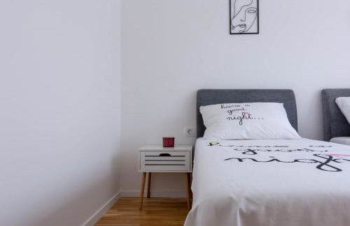 Luxury apartment with terrace Castel - Photo 19