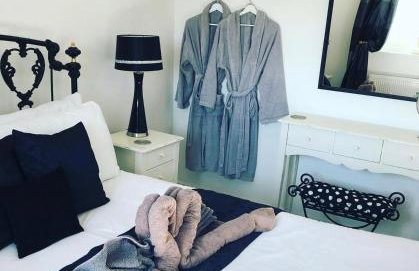 Lincoln Holiday Retreat Cottage with Private Hot Tub - Foto 8