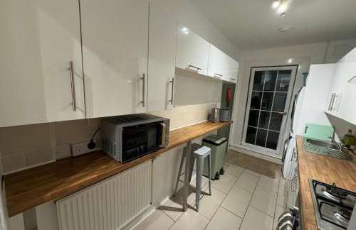 Stirling Haven: Charming 3B Apt in City Centre - Photo 15