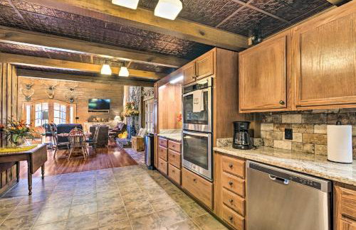 Countryside Cabin Retreat with Outdoor Kitchen! - Foto 11