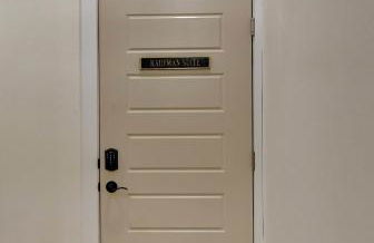 Kaufman Suite- BY BUSY INTERSECTION - Foto 18