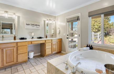 Temecula Wine Country Home w/ Pool, Hot Tub, Game Room & Vineyard Views - Foto 40