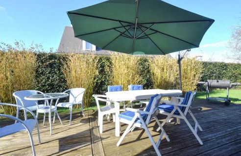 Beautiful Home In Auberville With Wifi - Photo 11