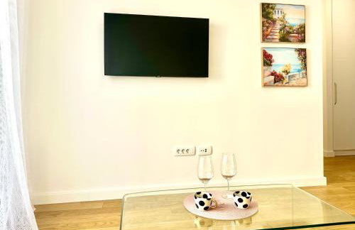 Sofi - modern with private garage - Photo 10