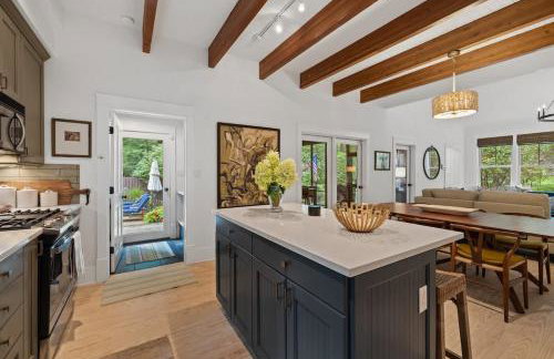 Bella and Dulce's Lakehouse by Juniper Holiday + Home - Photo 17