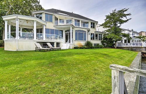 Elegant Riverfront Home with Expansive Views - Foto 1