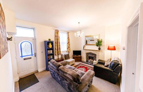 Bright and Well-Kept 3-Bed Property! Free Parking - Foto 13