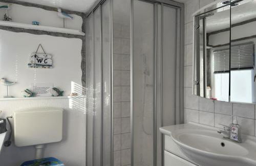 Bootshaus Direkt am See mit Eigenem Steg an der Ostsee - Foto 18