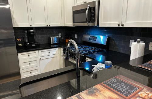 Best Location, Walk Anywhere - Photo 20