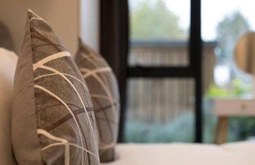 3-Bed, 2-Bath Wembley Apartment with Free Parking - Foto 15