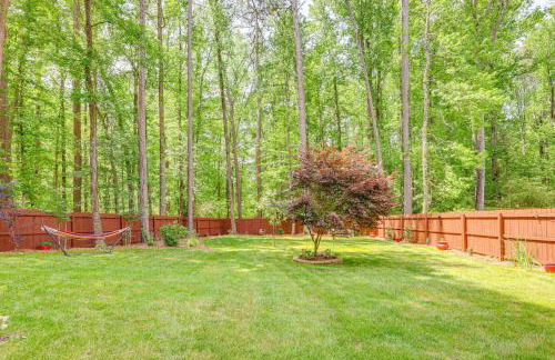 Spacious Yard and BBQ Chic Escape in Lawrenceville! - Foto 22