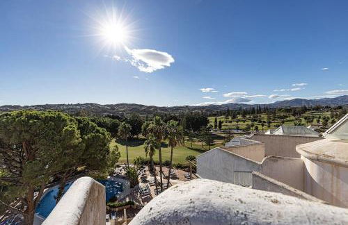 Stylish Penthouse Duplex at Matchroom Country Club - Photo 19