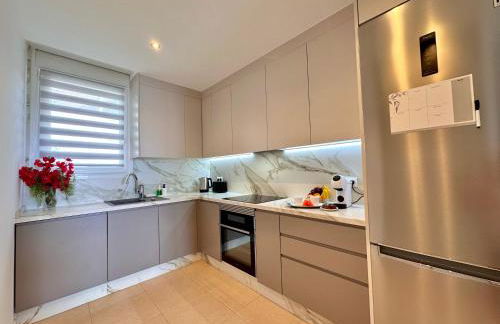 Sunshine Apartment with Sea Viev - Foto 15