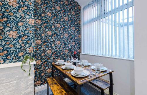 3 bedroom town house - Etihad Stadium - Free Parking - Foto 45