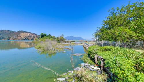 End Unit with Clear Lake Access in NorCal! - Foto 3