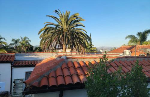 3 bedroom apartment by the MrC Hotel and 5 minutes to Rodeo Drive WiFi TV Patio walk to restaurants - Foto 17