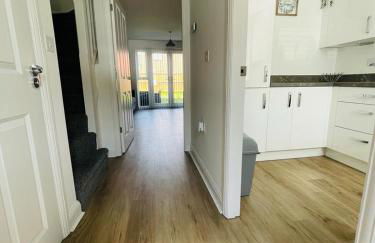 Barry Waterfront Stays - ENTIRE 3 BED PROPERTY - Foto 8