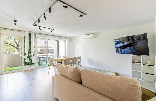 Comfort and Serenity With A/c, Parking and Balcony - Foto 7