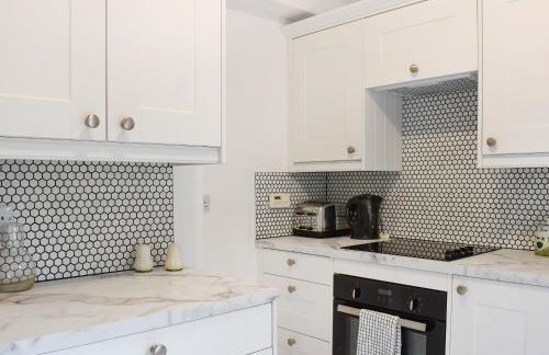 West Lodge - Photo 6