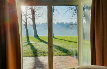 Forestry Chic Flat With Lake And Forest View - Photo 6
