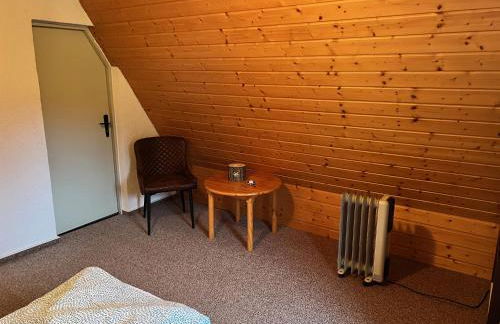 Urige Berghütte mit Kamin und Sauna im Erzgebirge nahe Schwarzwassertal - Foto 17