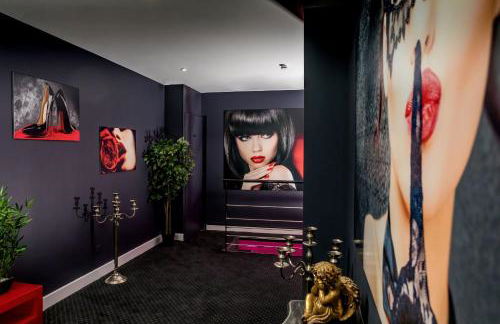 SUITE MIROIRS Love Hotel Toulouse - Photo 6