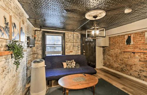 1850s historic Row House 7min train to NYC with private backyard - Foto 9