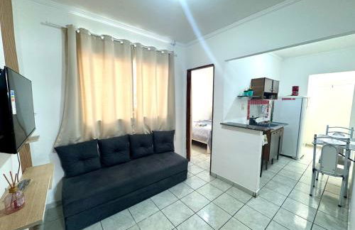 APT-8 Completo Bem Localizado a 1 minuto Rodoviaria e Centro, com Ar Condicionado e Garagem - Foto 2