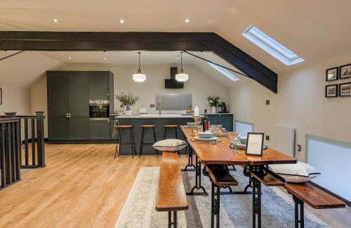 Converted Welsh Sunday School with Sea View & Garden on Anglesey - Dog Friendly - Photo 2