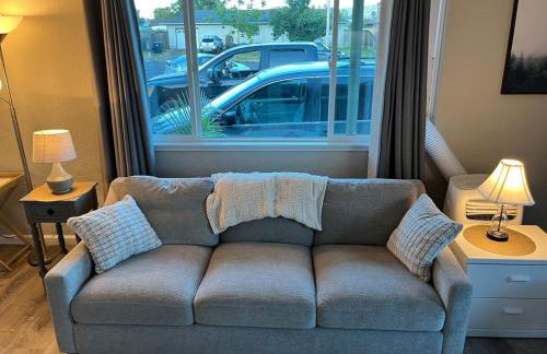 Relaxing Ducks Hang Out Haven 2 bed 1 bath and BBQ - Foto 2