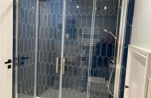 Ridley's Place modern one-bedroom seaside apartment - Photo 6