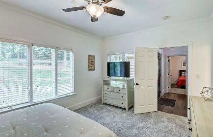 Lucky's Lake House by Avantstay Private Lake Bar - Photo 60