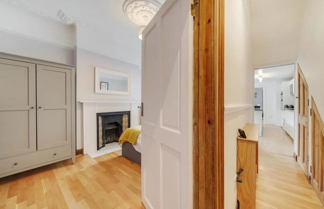 Charming Spacious 2-bed Apartment in London - Foto 14