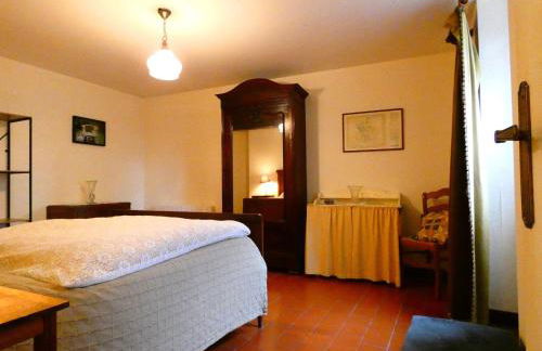 Escapade Paisible: Gîte pour 8 à Saint-Hilaire-sur-Yerre, Jardin Clos, Proche Chateaudun et Chartres - FR-1-581-131 - Foto 22