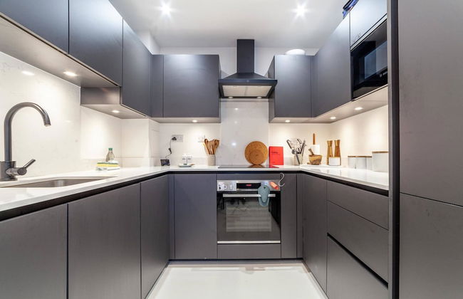 Beautiful Modern Apartment Centrally Located - Foto 8