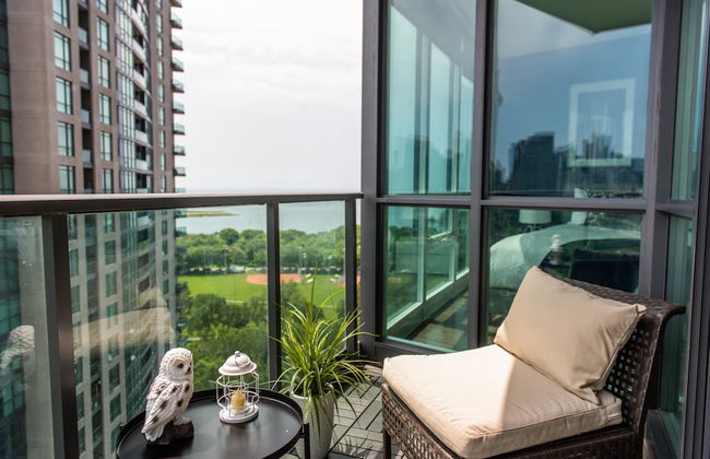 QuickStay CN Tower View Condo in Fort York - Foto 57