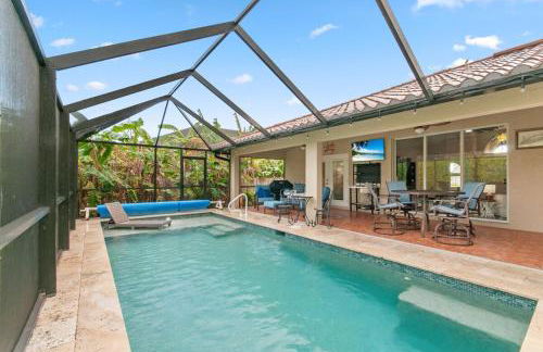 Modern Luxury Retreat in Naples - Photo 5