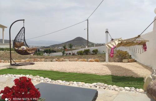 Irini's B & W house with jacuzzi - Photo 33