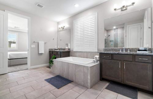 Luxe Goodyear Oasis Pool King Suite Grill - Foto 8