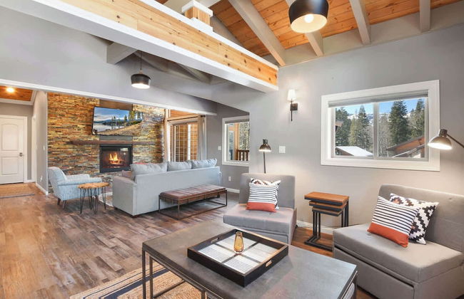 Alpine Chalet Nature Lovers Rejoice! Chic 4 BDR - Photo 21