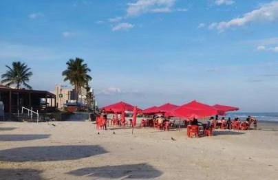 Kitnet Centro Mongaguá Beira Mar - com garagem - Foto 1