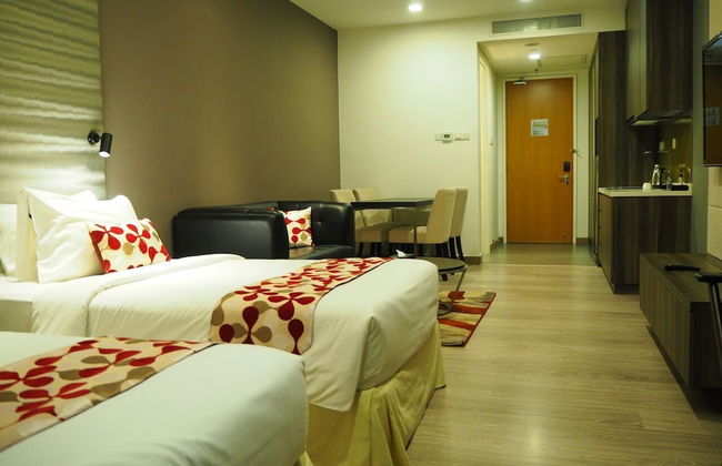 Ramada Suites by Wyndham Kuala Lumpur City Centre - Photo 9
