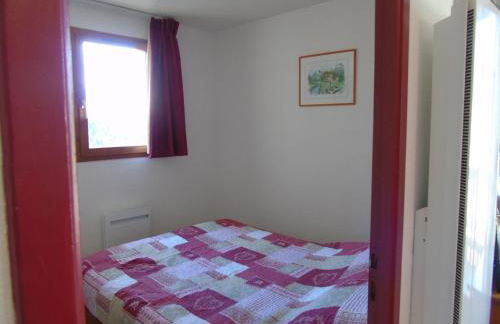 Appartement cosy 2 pièces + cabine, 6 pers., proche télésièges, commerces, avec balcon et équipement complet - FR-1-561-28 - Foto 4