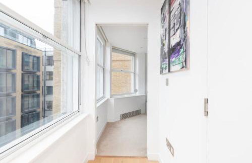 Perfect One Bed in Green Park Station - Photo 4