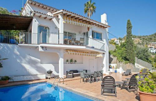 HOUSE WITH AMAZING VIEWS , OVERLOOKING THE FESTIVAL TOWN OF SITGES - Foto 2